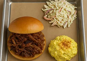 pulled pork sandwich plate